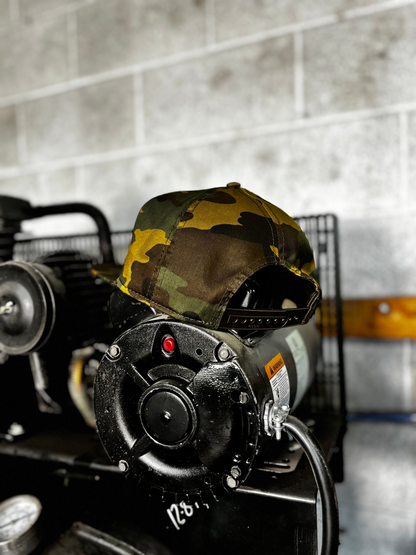 Sand Roosters 7 Panel Mid Profile Camo